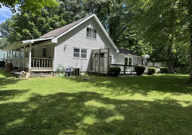 Photo 2 of Single family home for sale at 52985 Twin Lakeview Dr, Dowagiac, MI 49047 | MLS# 69026031490 | Listing updated on 2026-07-08
