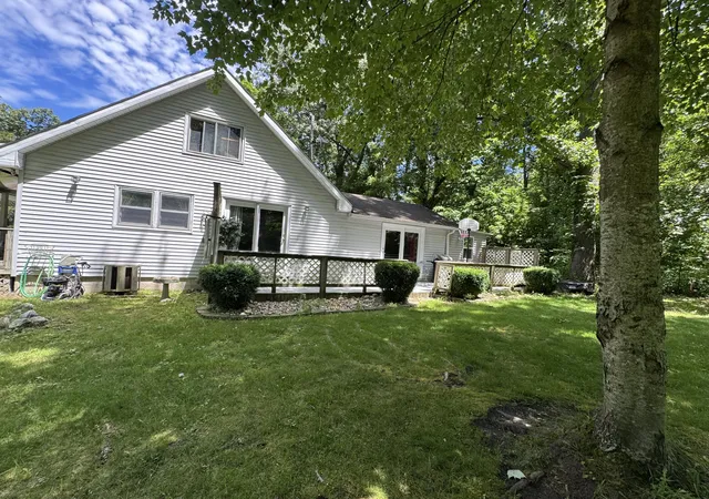 Photo 3 of Single family home for sale at 52985 Twin Lakeview Dr, Dowagiac, MI 49047 | MLS# 69026031490 | Listing updated on 2026-09-06