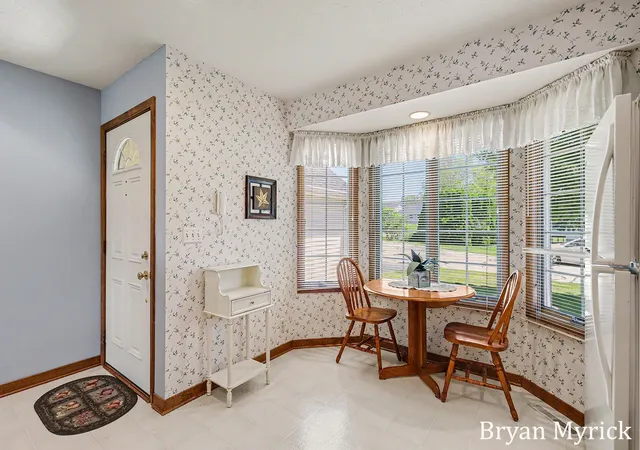 Listing Photo 3 - Condo for sale in building located at 1581 Castlemaine Dr, Zeeland, MI 49464-9083 - Unit #2