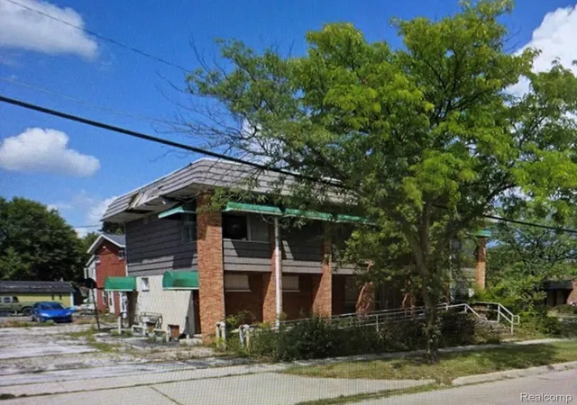 Listing Photo 4 - Condo for sale in building located at 3604 Davenport Ave, Saginaw, MI 48609