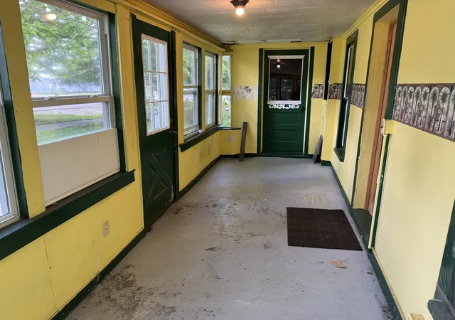 Photo 2 of Single family home for sale at 225 N Hayes St, Farwell, MI 48622 | MLS# 79080070143 | Listing updated on 2026-09-17