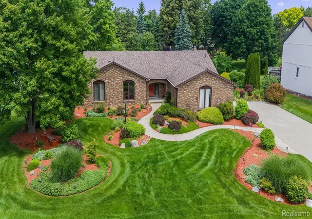 2nd image of 3436 Wedgewood Dr, Rochester Hills, MI 48306 | MLS# 20261047907