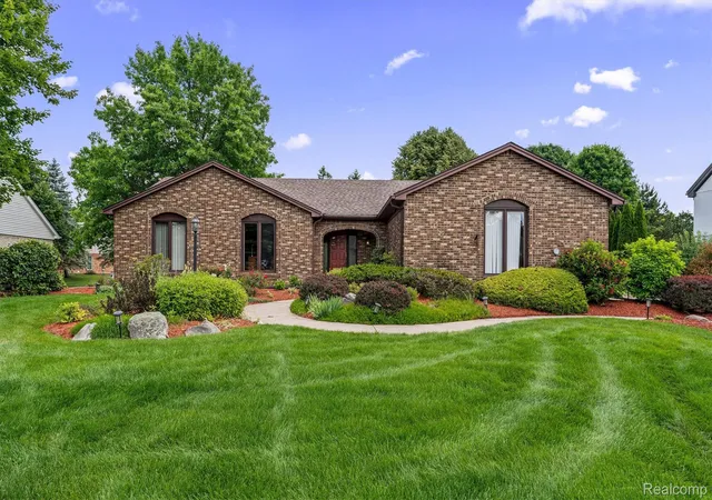 4th image of 3436 Wedgewood Dr, Rochester Hills, MI 48306 | MLS# 20261047907