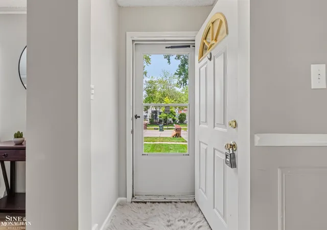 3rd image of 19282 Raymond St, Grosse Pointe Woods, MI 48236 | MLS# 58050212599