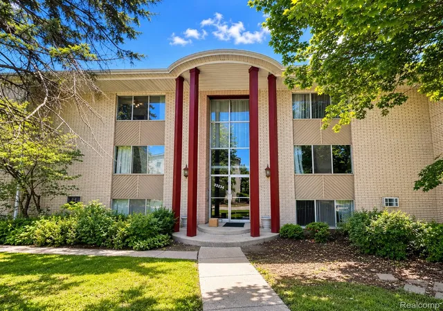 Photo 2 of Condo for sale at 33234 Kingslane Ct #5, Farmington, MI 48336 | MLS# 20261047967 | Listing updated on 2026-07-19