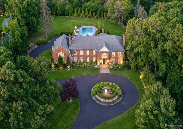 Photo 1 of Mansion for sale at 4885 N Harsdale Rd, Bloomfield Hills, MI 48302 | MLS# 20261047985 | Listing updated on 2026-07-21
