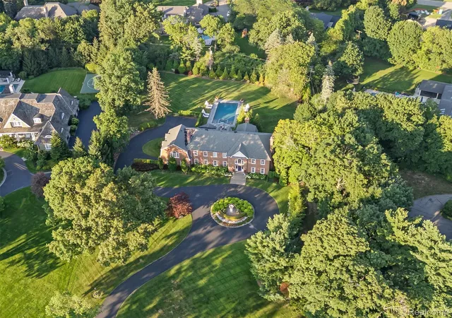 Photo 48 of Mansion for sale at 4885 N Harsdale Rd, Bloomfield Hills, MI 48302 | MLS# 20261047985 | Listing updated on 2026-07-21