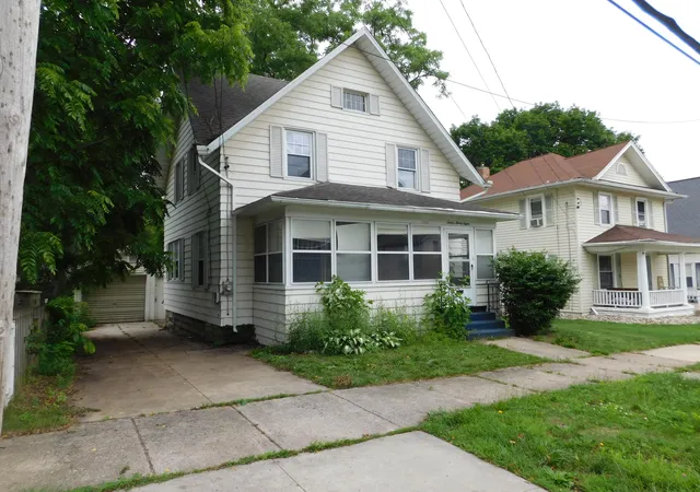 Photo 2 of Single family home for sale at 1238 3rd Street, Jackson, MI 49203 | MLS# 64026031560 | Listing updated on 2026-09-15