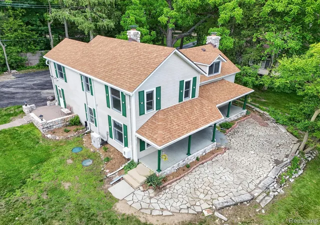 Photo 2 of Single family home for sale at 31620 W 11 Mile Rd, Farmington Hills, MI 48336 | MLS# 20261048020 | Listing updated on 2026-07-09