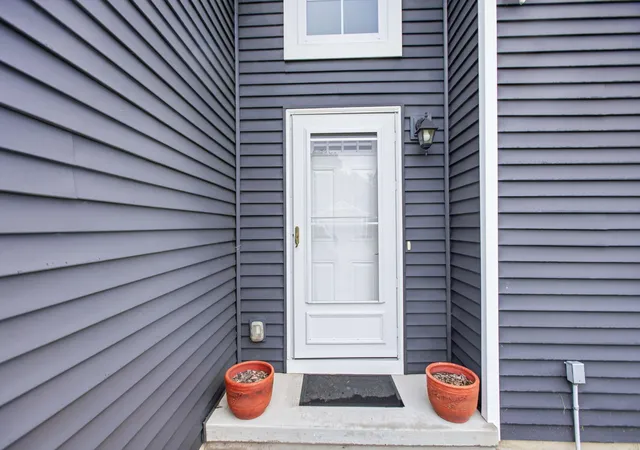 Photo 3 of Single family home for sale at 557 Swan River Dr, Benton Harbor, MI 49022 | MLS# 69026031584 | Listing updated on 2026-07-09