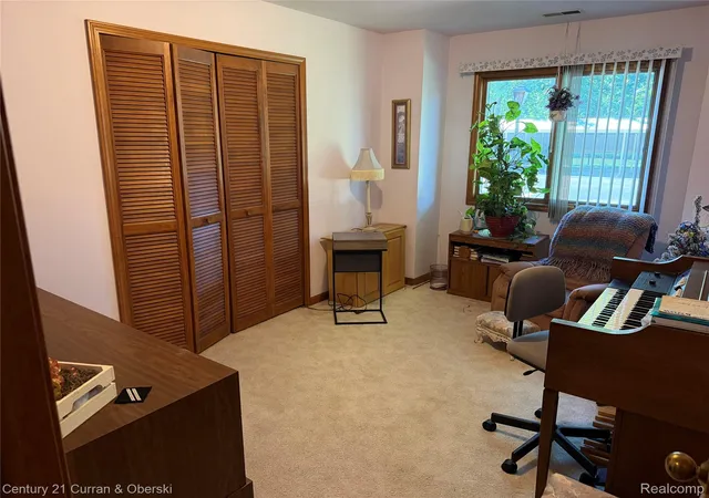 Listing Photo 5 - Condo for sale in building located at 1454 Shoemaker Dr, Westland, MI 48185
