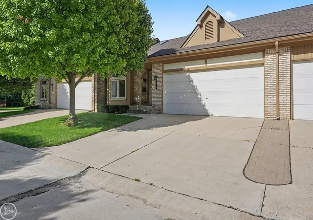 Photo 2 of Condo for sale at 35914 Fierimonte Dr, Clinton Charter Township Macomb, MI 48035 | MLS# 58050212642 | Listing updated on 2026-08-18