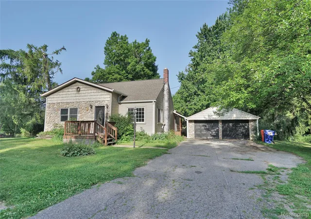 5th image of 2476 Vandekarr Rd, Owosso, MI 48867 | MLS# 20261048081