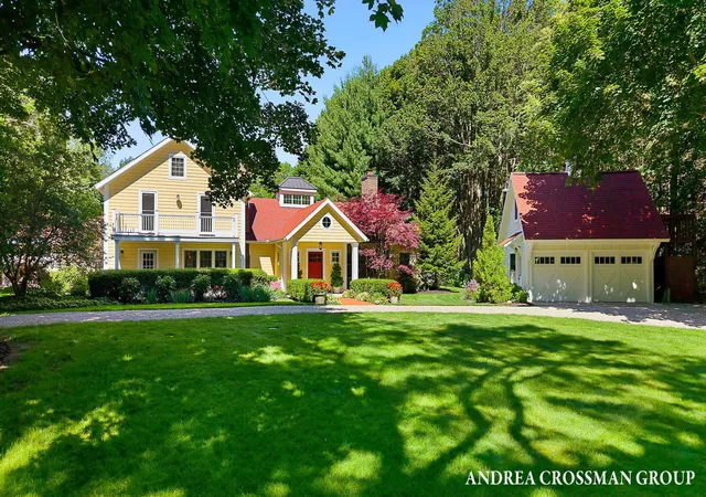 1st image of 2075 Lakeshore Dr, Fennville, MI 49408 | MLS# 71026031627