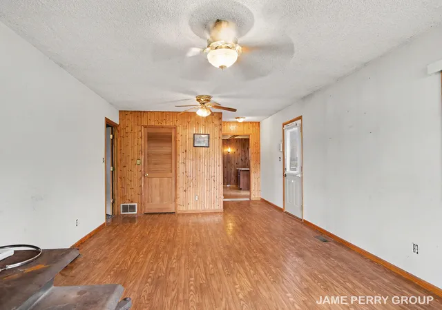 5th image of 3357 Flint Dr, Sheridan, MI 48884 | MLS# 65026031635