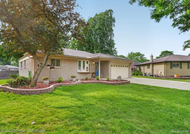 Photo 2 of Single family home for sale at 720 Comet Ct, Canton, MI 48188 | MLS# 20261048093 | Listing updated on 2026-08-01