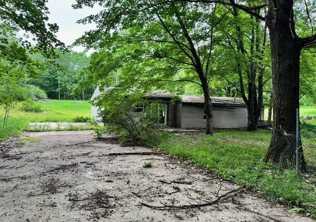 Photo 3 of Single family home for sale at 4303 W Adams Rd, Lake, MI 48632 | MLS# 79080070184 | Listing updated on 2026-06-27