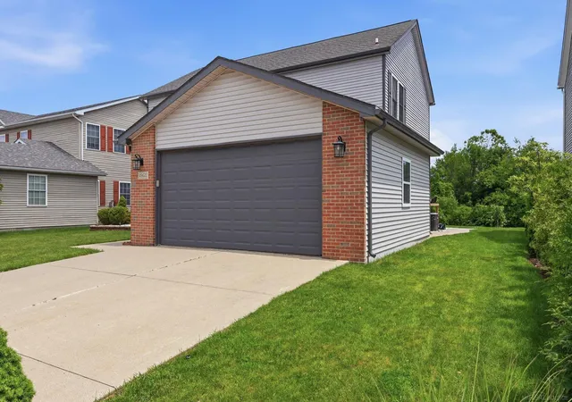 Photo 2 of Single family home for sale at 45622 Lone Pine Ln, Macomb, MI 48044 | MLS# 58050212660 | Listing updated on 2026-08-28