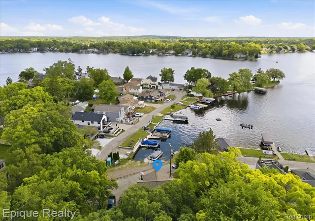 Photo 3 of Single family home for sale at 114 Bellevue Ave, Lake Orion, MI 48362 | MLS# 20261048115 | Listing updated on 2026-08-22