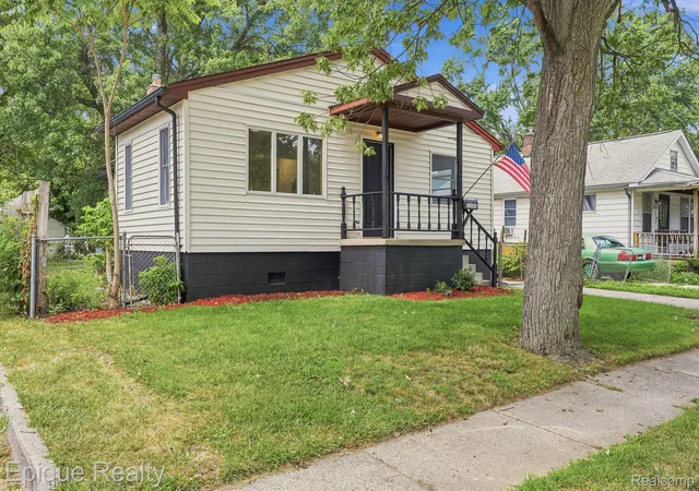 2nd image of 22095 Elmwood Ave, Eastpointe, MI 48021 | MLS# 20261048119