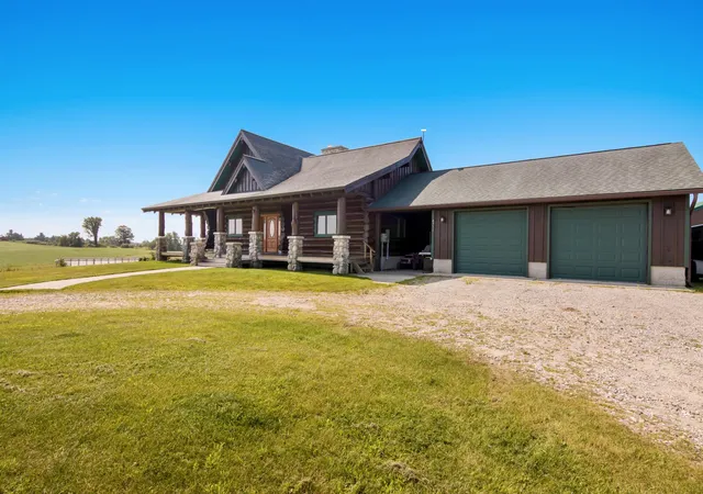 3rd image of 4311 Caro Ln, Kingsley, MI 49649 | MLS# 78080070190