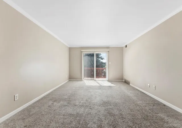 Listing Photo 5 - Condo for sale in building located at 1714 Fort St, Trenton, MI 48183