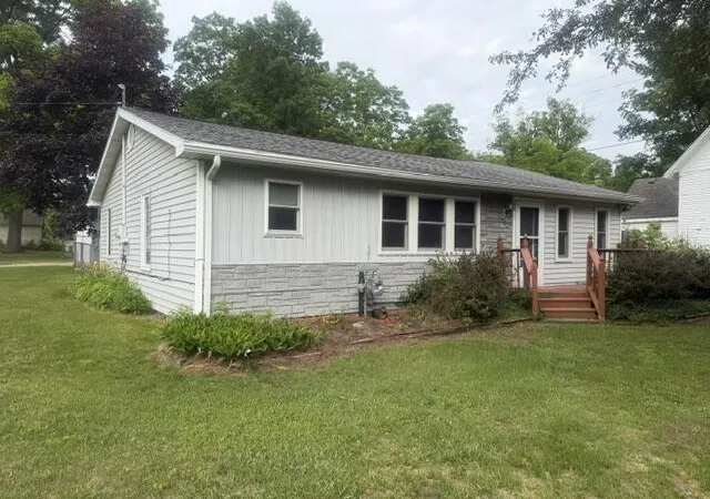 Photo 1 of Single family home for sale at 202 S Clay St, Newaygo, MI 49337 | MLS# 72026031678 | Listing updated on 2026-09-08