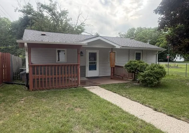Photo 2 of Single family home for sale at 202 S Clay St, Newaygo, MI 49337 | MLS# 72026031678 | Listing updated on 2026-09-08