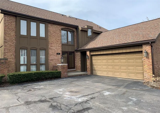 Condo for sale at 1867 Chipping Way Ct, Bloomfield Hills, MI 48302 | MLS# 20261048149