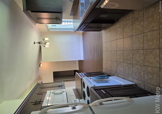 Photo 3 of Single family home for sale at 1755 Wellington Ave, Bloomfield Hills, MI 48302 | MLS# 20261048152 | Listing updated on 2026-09-16