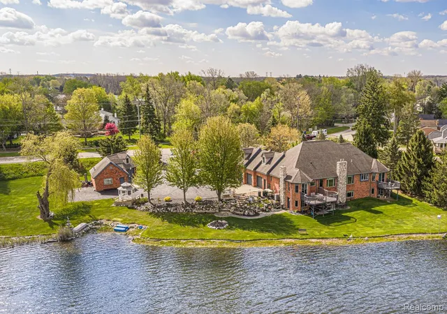 Photo 1 of Mansion for sale at 2480 S Baldwin Rd, Lake Orion, MI 48360 | MLS# 20261048154 | Listing updated on 2026-08-30