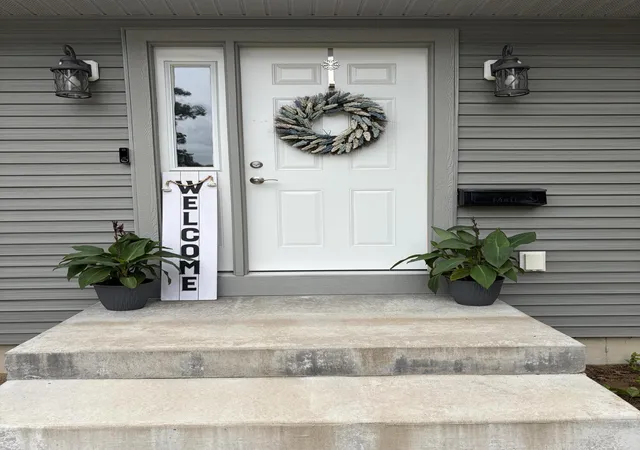 Photo 3 of Single family home for sale at 1077 Leonard Ave, Muskegon, MI 49442 | MLS# 71026031686 | Listing updated on 2026-07-29