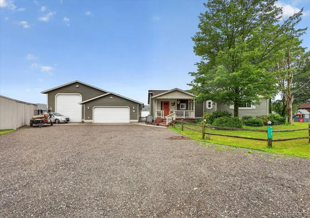 Photo 3 of Single family home for sale at 17 E White Lake Dr Twin Lakes Mi 49457, Twin Lake, MI 49457 | MLS# 20261048162 | Listing updated on 2026-07-06