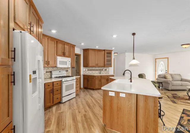 Photo 3 of Single family home for sale at 13611 Snapdragon Ln, Cedar Springs, MI 49319 | MLS# 65026031711 | Listing updated on 2026-07-13