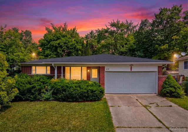 Photo 1 of Single family home for sale at 439 Windmill Point Dr, Flushing, MI 48433 | MLS# 20261048184 | Listing updated on 2026-07-25