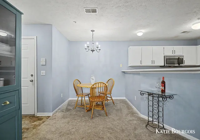 Listing Photo 4 - Condo for sale in building located at 8588 Jasonville Ct SE, Caledonia, MI 49316