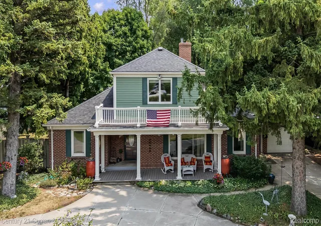 Photo 1 of Single family home for sale at 660 N Sheldon Rd, Plymouth, MI 48170 | MLS# 20261048200 | Listing updated on 2026-09-14