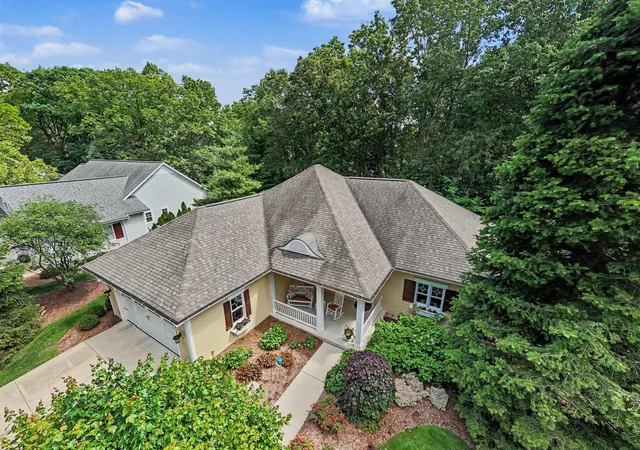 Photo 4 of Condo for sale at 4492 Oak Arbor Dr NE, Grand Rapids, MI 49525 | MLS# 65026031764 | Listing updated on 2026-09-14
