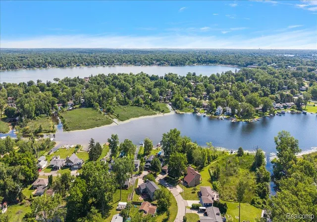 42nd image of 5150 Cheyenne Ave, Waterford, MI 48327 | MLS# 20261048228