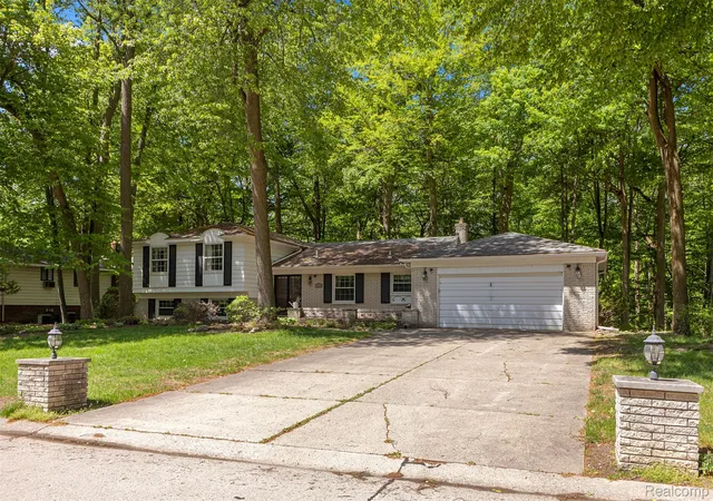 Photo 2 of Single family home for sale at 21257 Woodfarm Dr, Northville, MI 48167 | MLS# 20261048246 | Listing updated on 2026-08-29