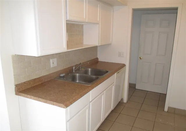 Listing Photo 4 - Condo for sale in building located at 19777 Abrahm St, Clinton Township, MI 48035
