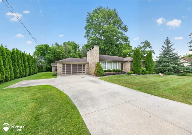 Photo 1 of Sale Pending at 10048 E Coldwater Rd, Davison, MI 48423 | MLS# 5050212737 | Listing updated on 2026-07-20