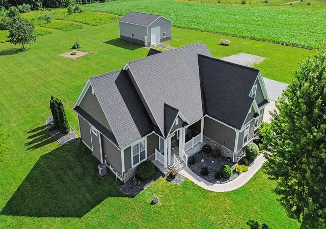 Photo 3 of Single family home for sale at 3181 Chamberlain Rd, Buchanan, MI 49107 | MLS# 69026031806 | Listing updated on 2026-09-08