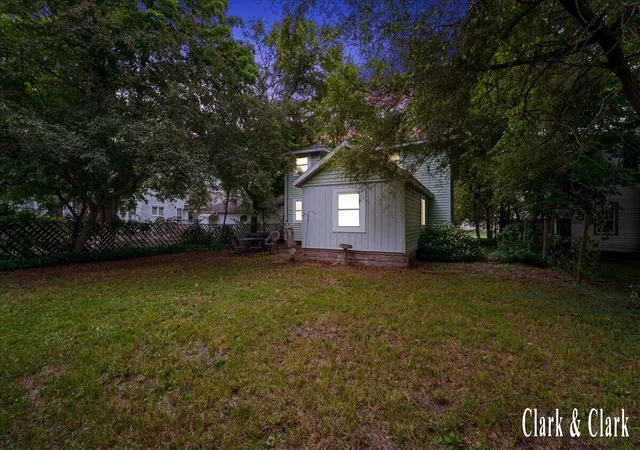 23rd image of 214 N Lincoln St, Howard City, MI 49329 | MLS# 65026031803