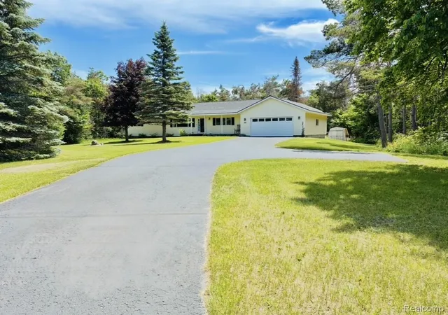 Photo 2 of Single family home for sale at 2168 Orchard Beach Rd, Cheboygan, MI 49721 | MLS# 20261048268 | Listing updated on 2026-08-18