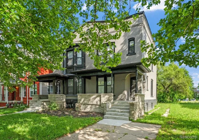 3rd image of 58 E Philadelphia St, Detroit, MI 48202