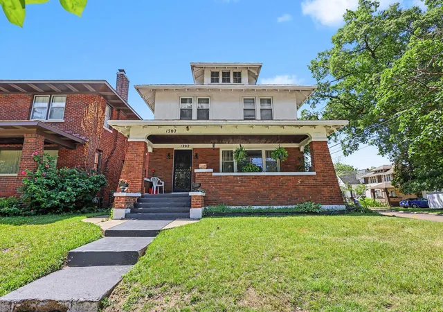 Photo 1 of Single family home for sale at 1202 Alexander St Se, Grand Rapids, MI 49506 | MLS# 71026031824 | Listing updated on 2026-06-29