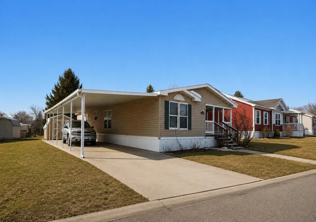 3rd image of 13749 Bluebell Ln, Cedar Springs, MI 49319 | MLS# 65026031823