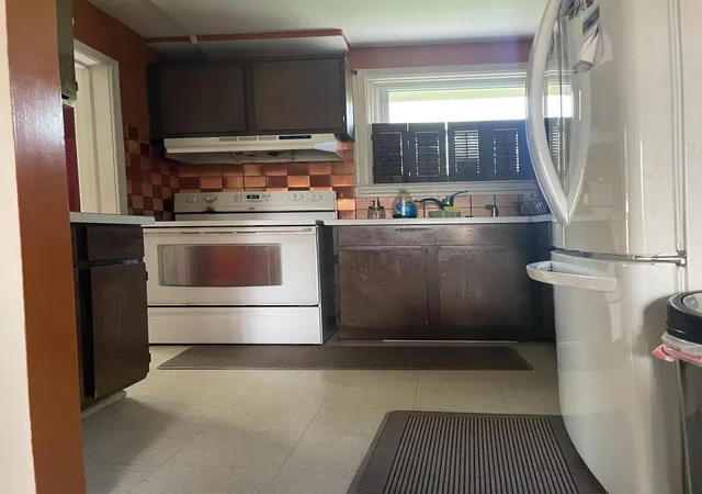 Photo 4 of Single family home for sale at 27551 Goldengate Dr W, Lathrup Village, MI 48076 | MLS# 81026031834 | Listing updated on 2026-07-29