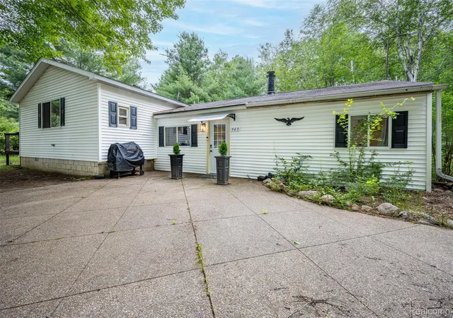 Photo 1 of Single family home for sale at 945 N Hockaday Rd, Gladwin Township Gladwin, MI 48624 | MLS# 20261048315 | Listing updated on 2026-07-09